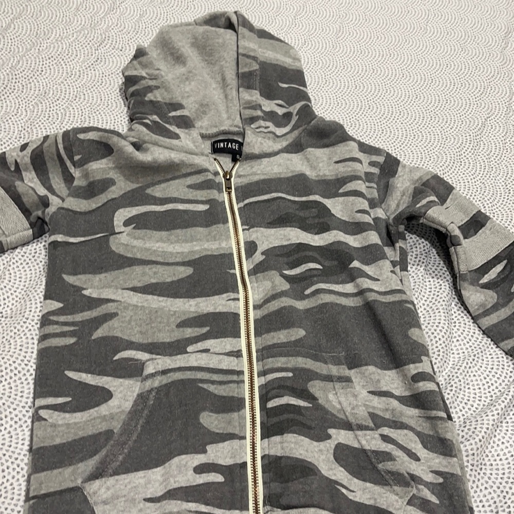 Boys zip up camo print
